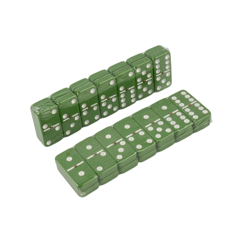 Trò chơi bảng màu xanh lá cây đầy màu sắc chấm chip domino set